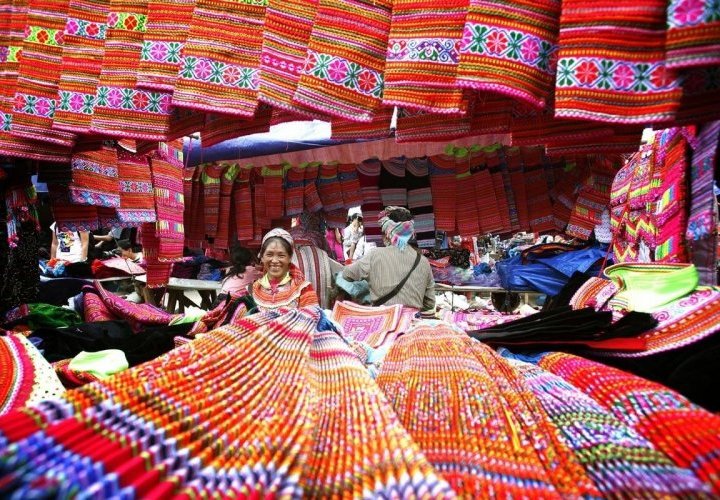 Descubrimiento de Bac Ha, municipio famoso por su mercado dominical y las sabrosas ciruelas Tam Hoa de color rojo verdoso