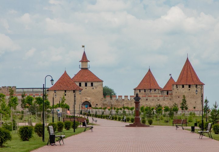 Discovery of Tighina fortress and city tour in Tiraspol 