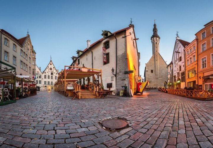 Guided Tour of Tallinn and Baltic marzipan tasting with a shot of local liquor Vana Tallinn in Estonia 