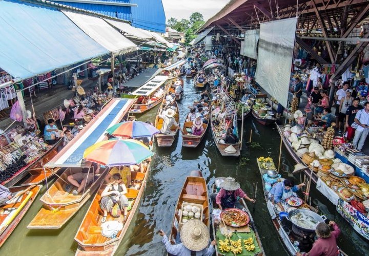 Descubrimiento del mercado ferroviario de Maeklong y del mercado flotante de Damnoen Saduak 