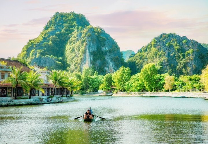 Visita guiada en la provincia de Ninh Binh y paseo en barco por el río Ngo Dong en Tam Coc