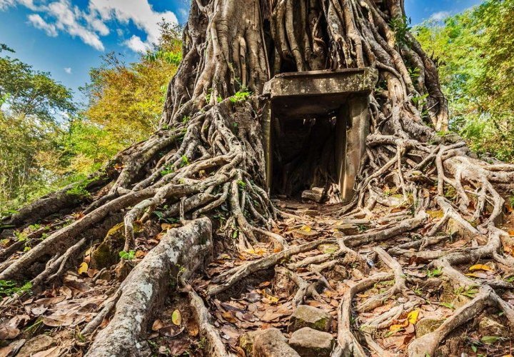 Visita al Sitio Arqueológico de Sambor Prei Kuk que comprende más de cien templos