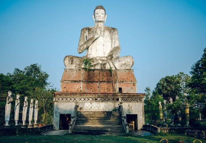 Discovery of the Wat Ek Phnom, a temple reminding of Cambodia’s powerful past
