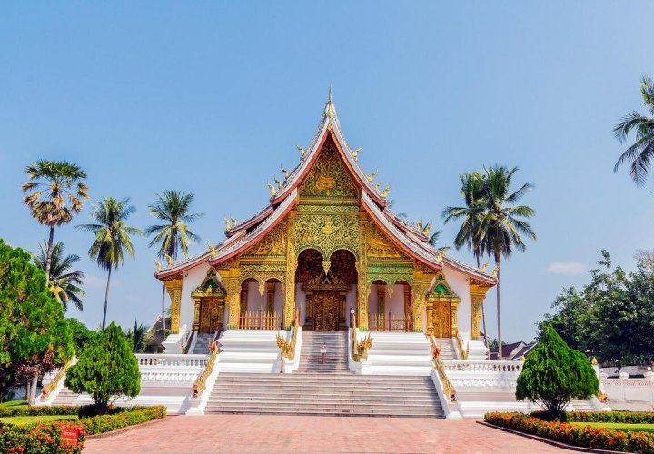 Guided tour of the city of Luang Prabang, declared a World Heritage Site by UNESCO