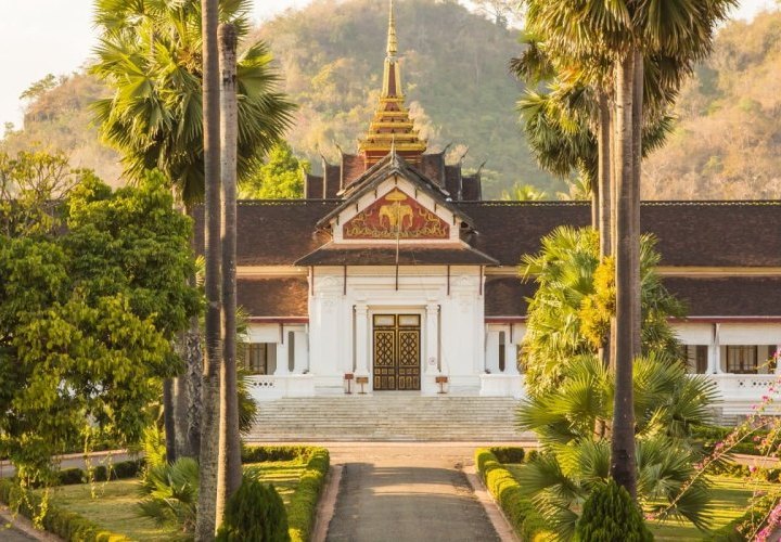Guided tour of the city of Luang Prabang, declared a World Heritage Site by UNESCO
