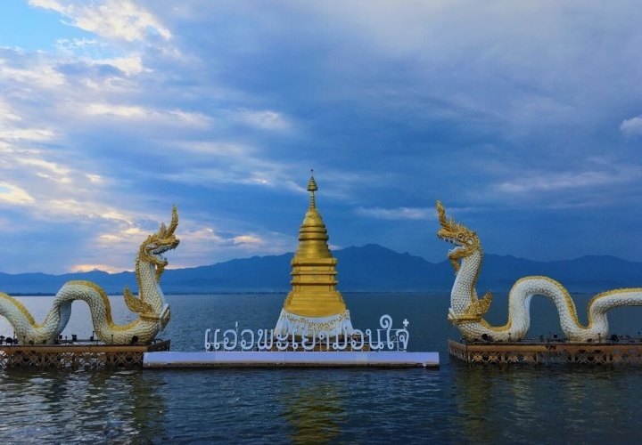 Visit to Sukhothai Historical Park, Phayao Lake and Wat Rong Suea Ten (the Blue Temple)