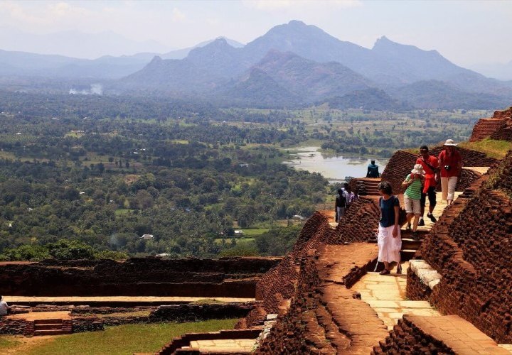 Descubrimiento de la Fortaleza de la Roca de Sigiriya declarada Patrimonio de la Humanidad por la UNESCO